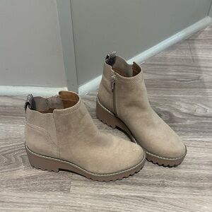 Universal Thread Beige Ankle Booties